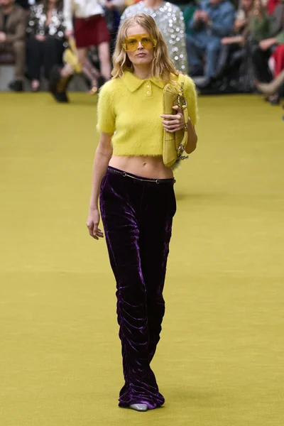 Look 12